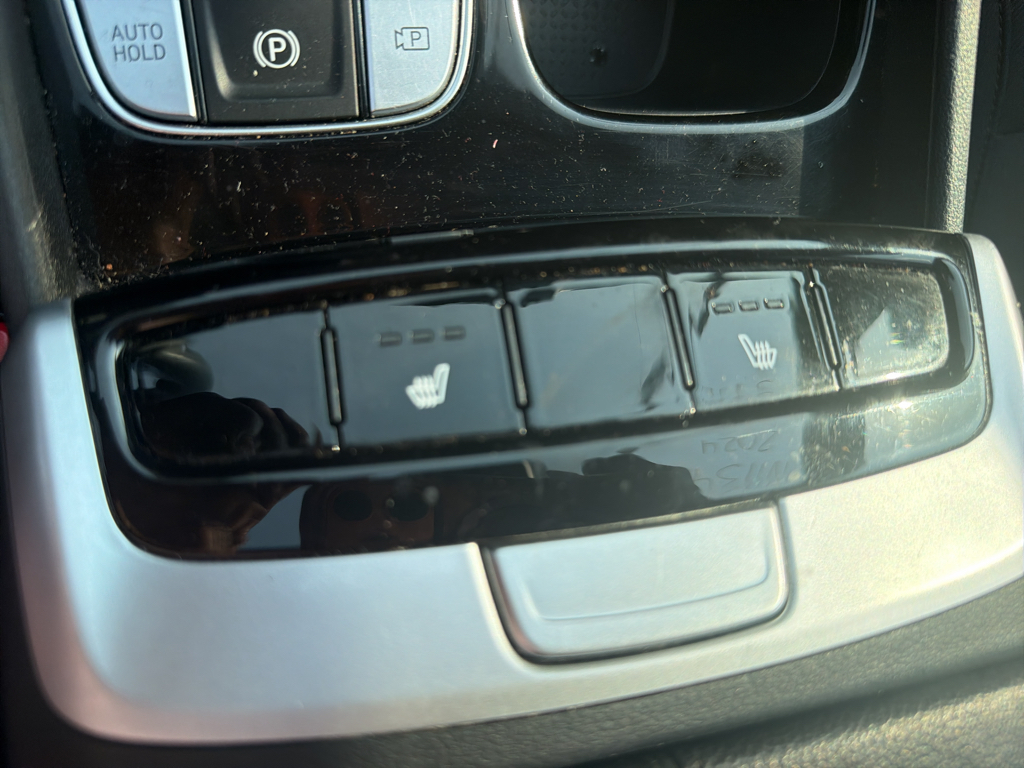 Used 2024 Black Pearl Hyundai SEL image 13