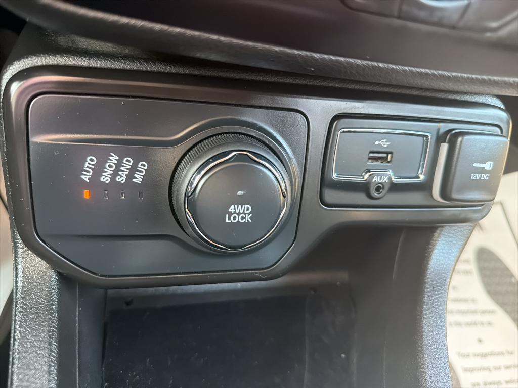 Used 2021 Slate Blue Pearlcoat Jeep Limited image 13