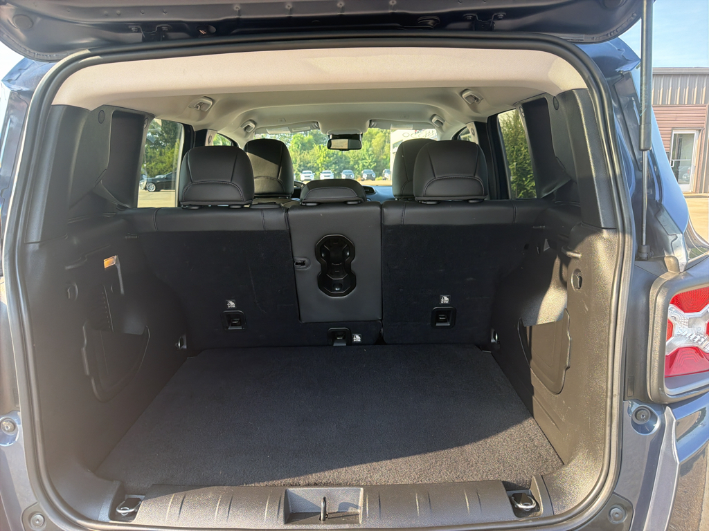 Used 2021 Slate Blue Pearlcoat Jeep Limited image 7