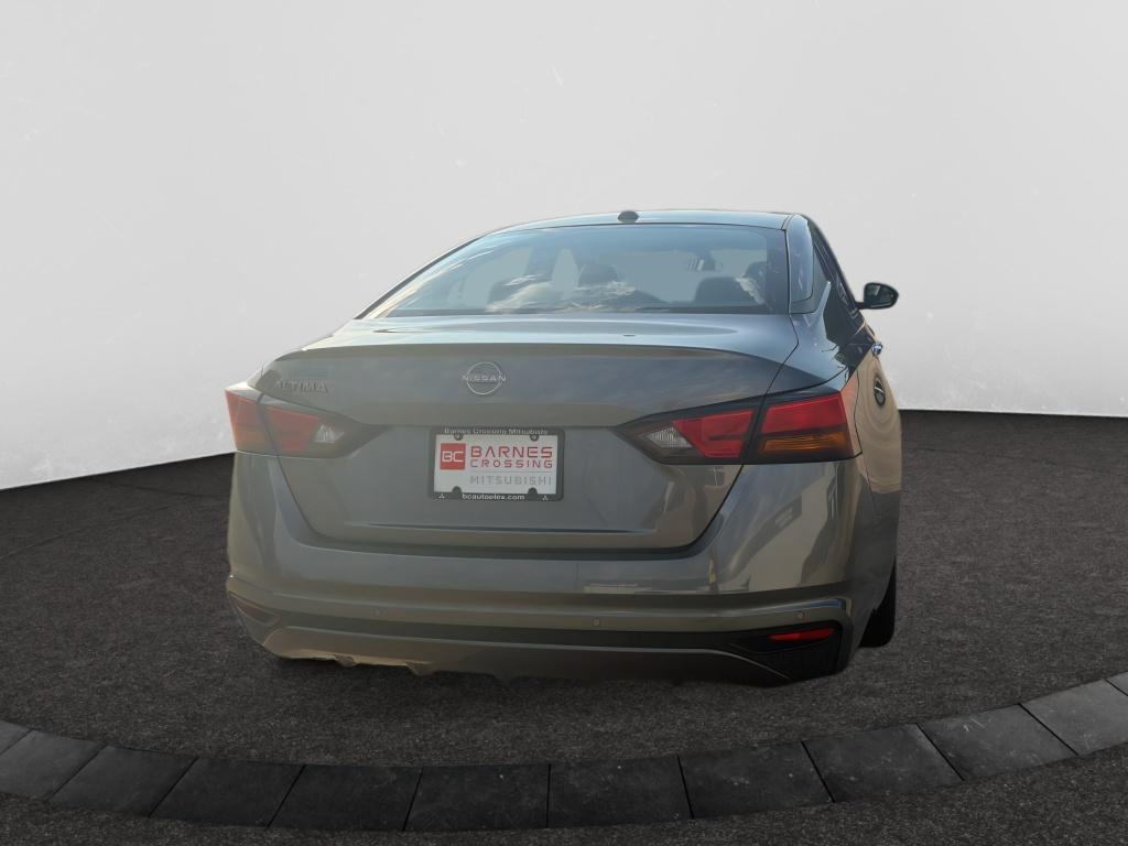 Used 2025 Gun Metallic Nissan SV image 5