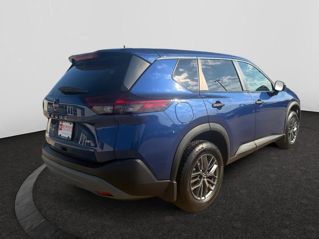 Used 2022 Caspian Blue Metallic Nissan S image 2
