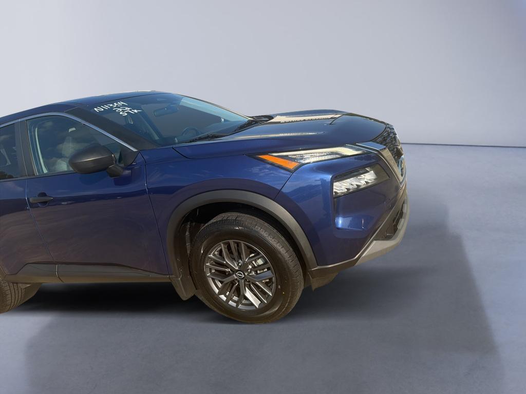 Used 2022 Caspian Blue Metallic Nissan S image 4