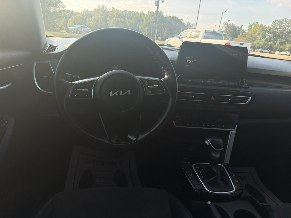Used 2023 Dark Ocean Blue/White Roof Kia S image 9