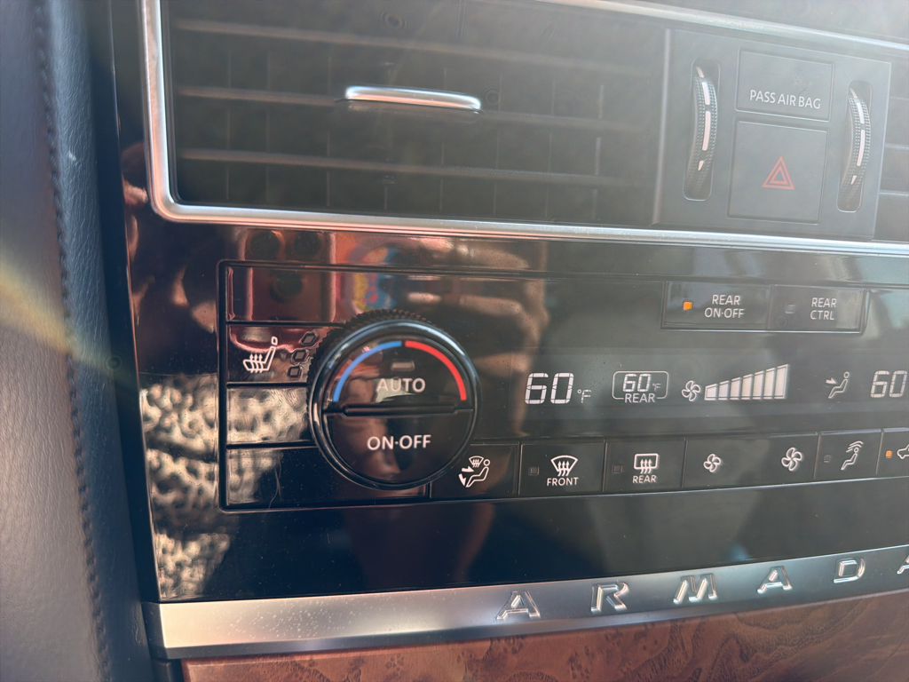 Used 2022 Super Black Nissan SL image 17
