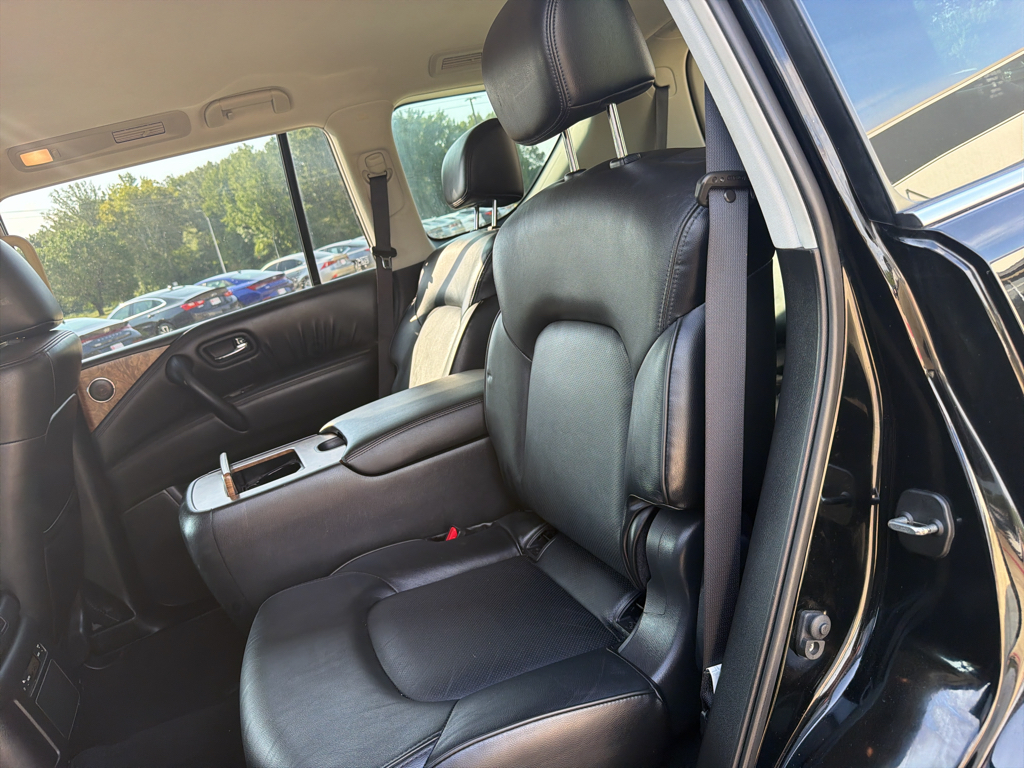 Used 2022 Super Black Nissan SL image 10