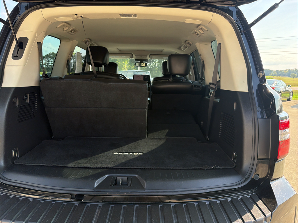 Used 2022 Super Black Nissan SL image 7