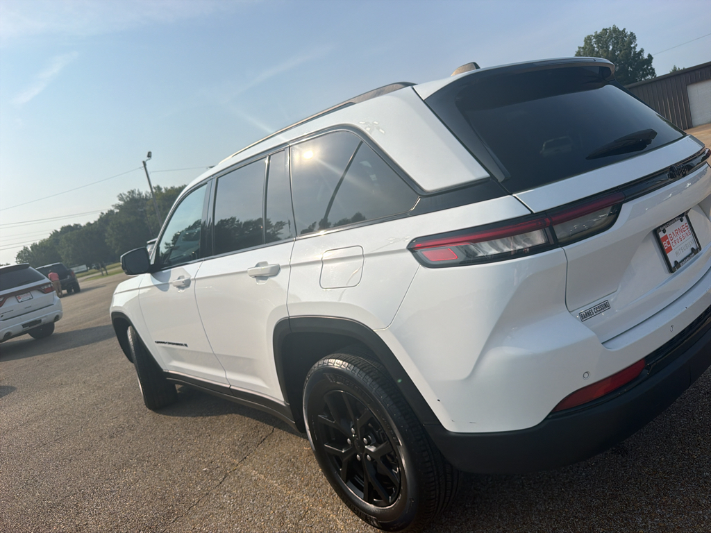 Used 2024 Bright White Clearcoat Jeep Altitude image 6