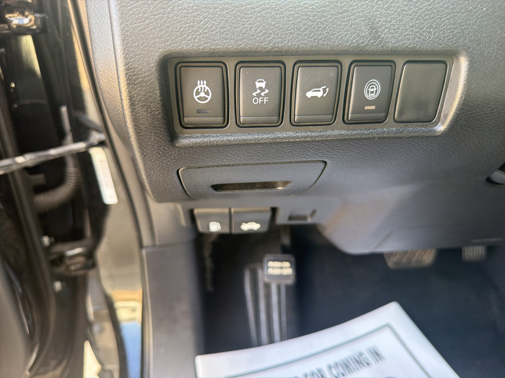 Used 2019 Magnetic Black Pearl Nissan Platinum image 13