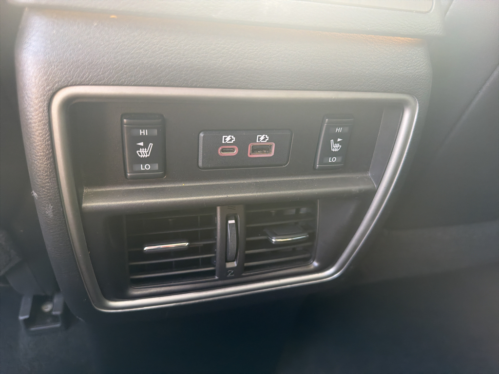Used 2019 Magnetic Black Pearl Nissan Platinum image 10