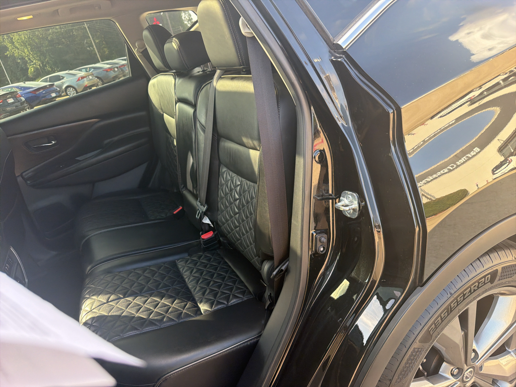 Used 2019 Magnetic Black Pearl Nissan Platinum image 9