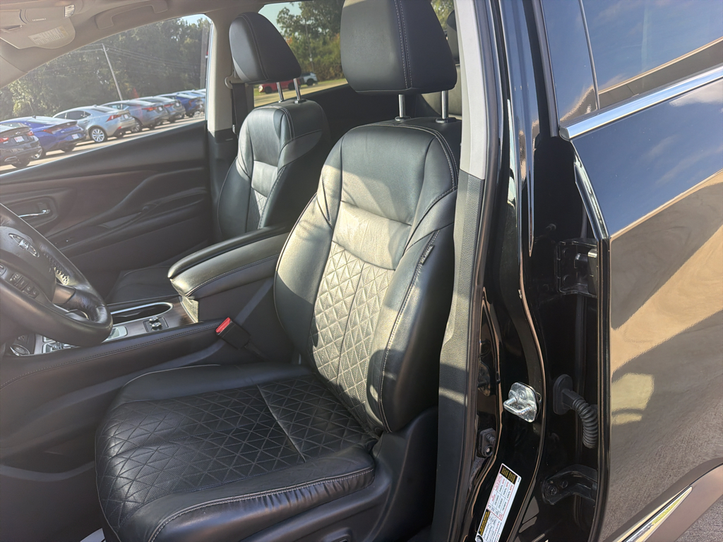 Used 2019 Magnetic Black Pearl Nissan Platinum image 12