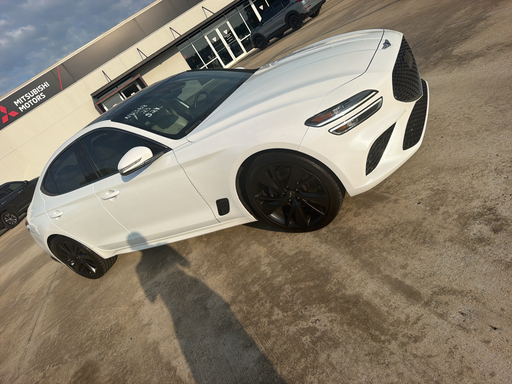Used 2023 Uyuni White Genesis 2.0T image 17