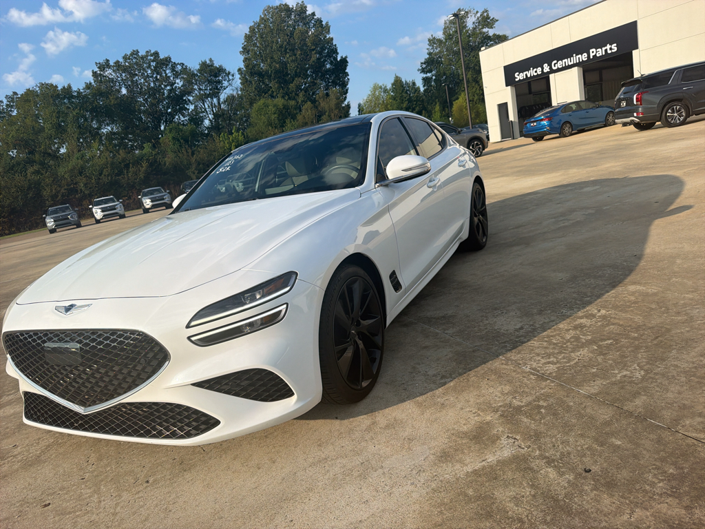 Used 2023 Uyuni White Genesis 2.0T image 15