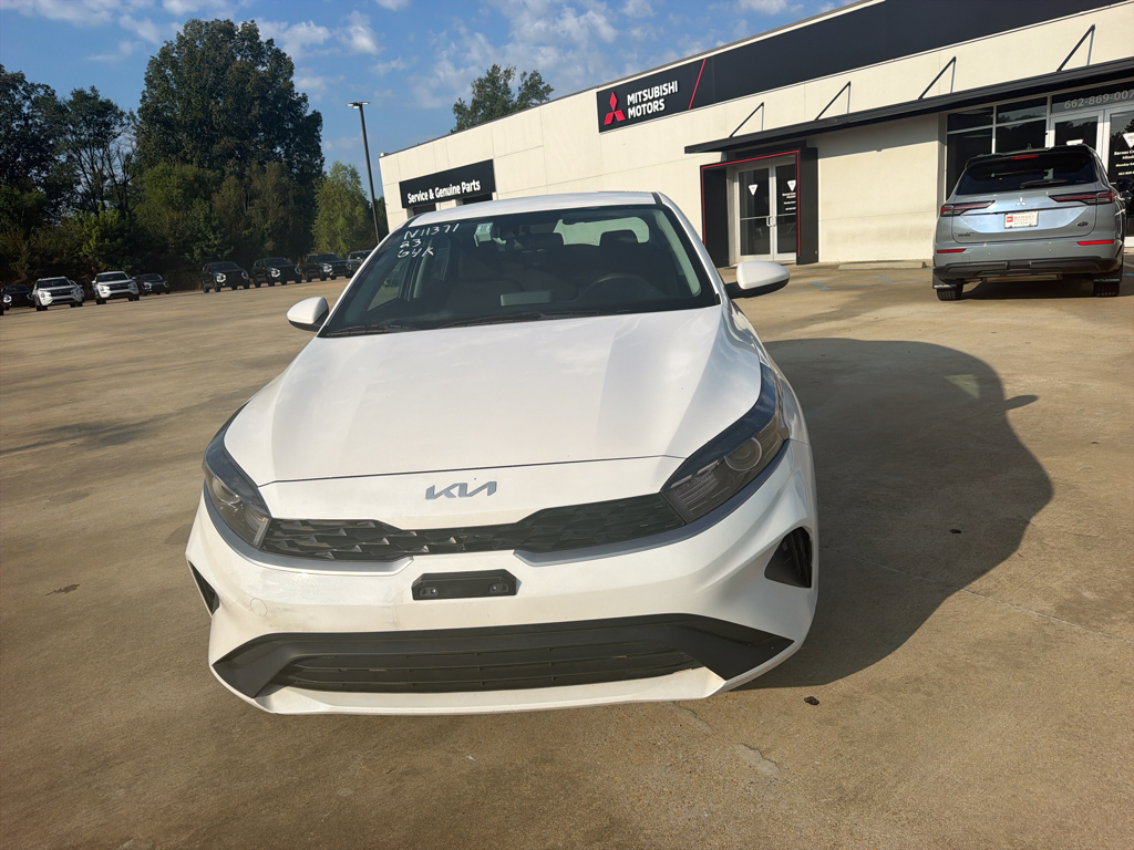 Used 2023 Snow White Pearl Kia LXS image 2