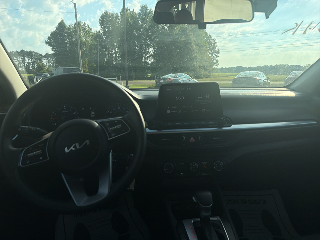 Used 2023 Snow White Pearl Kia LXS image 8