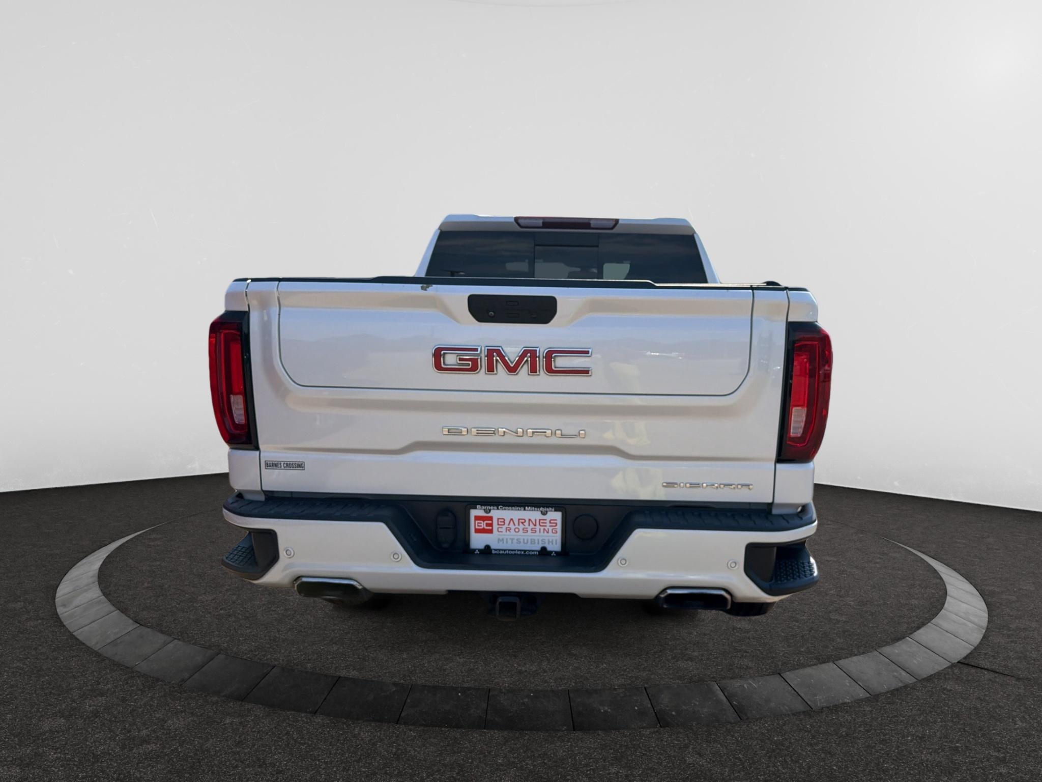 Used 2021 White Frost Tricoat GMC Denali image 5