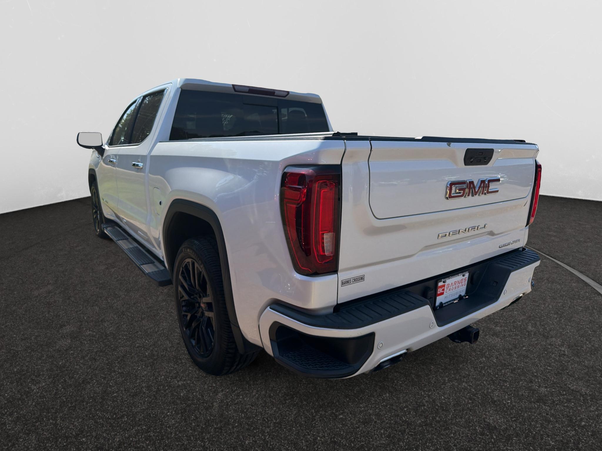 Used 2021 White Frost Tricoat GMC Denali image 6