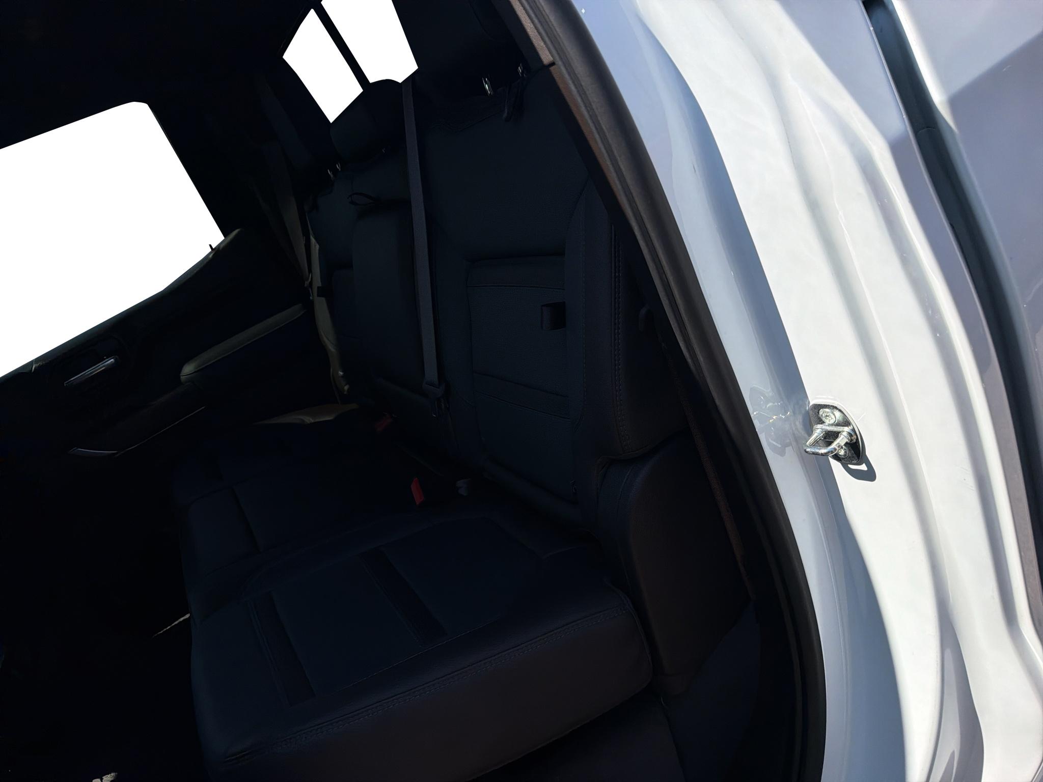 Used 2021 White Frost Tricoat GMC Denali image 7