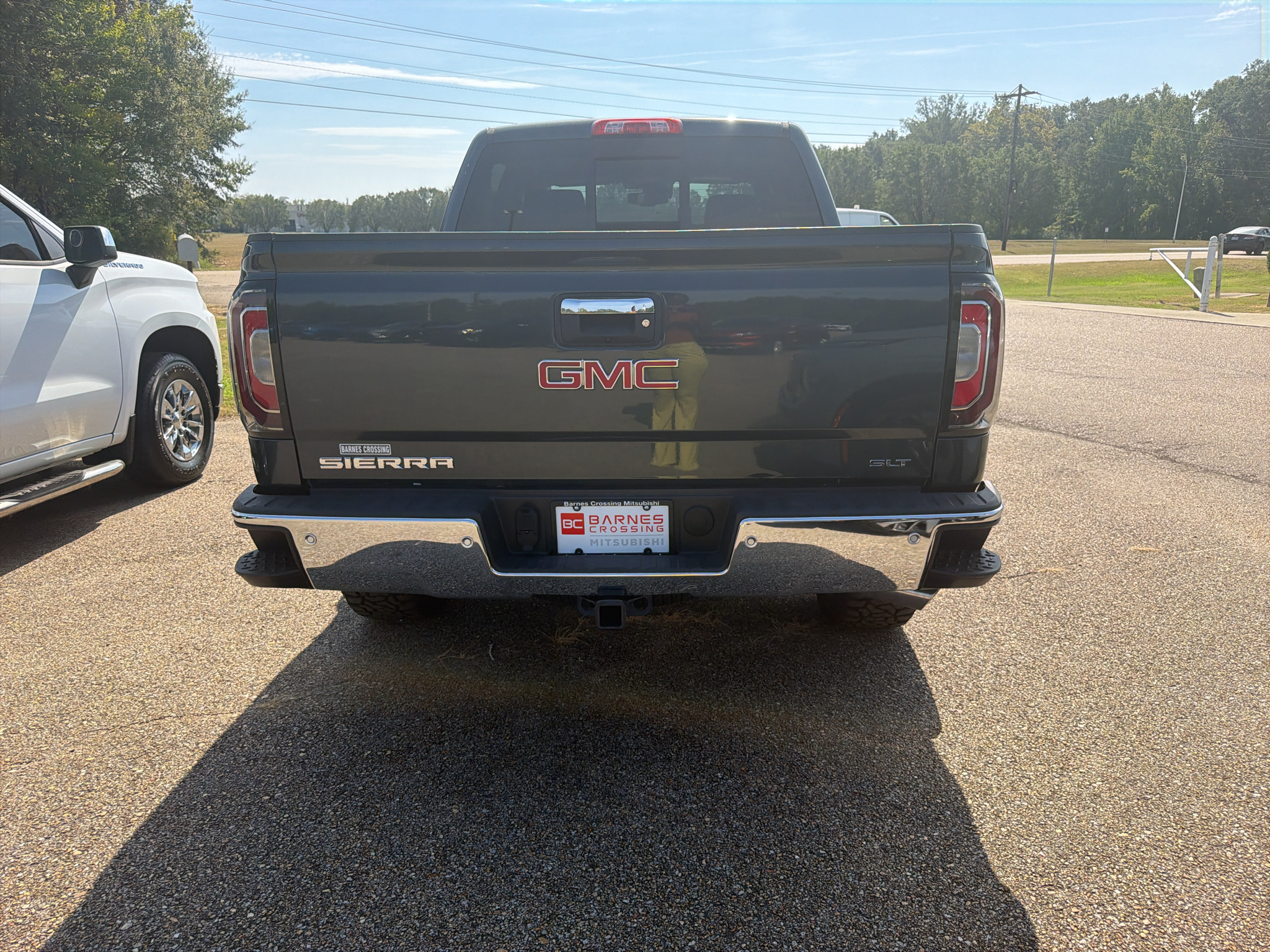 Used 2018 Dark Slate Metallic GMC SLT image 9