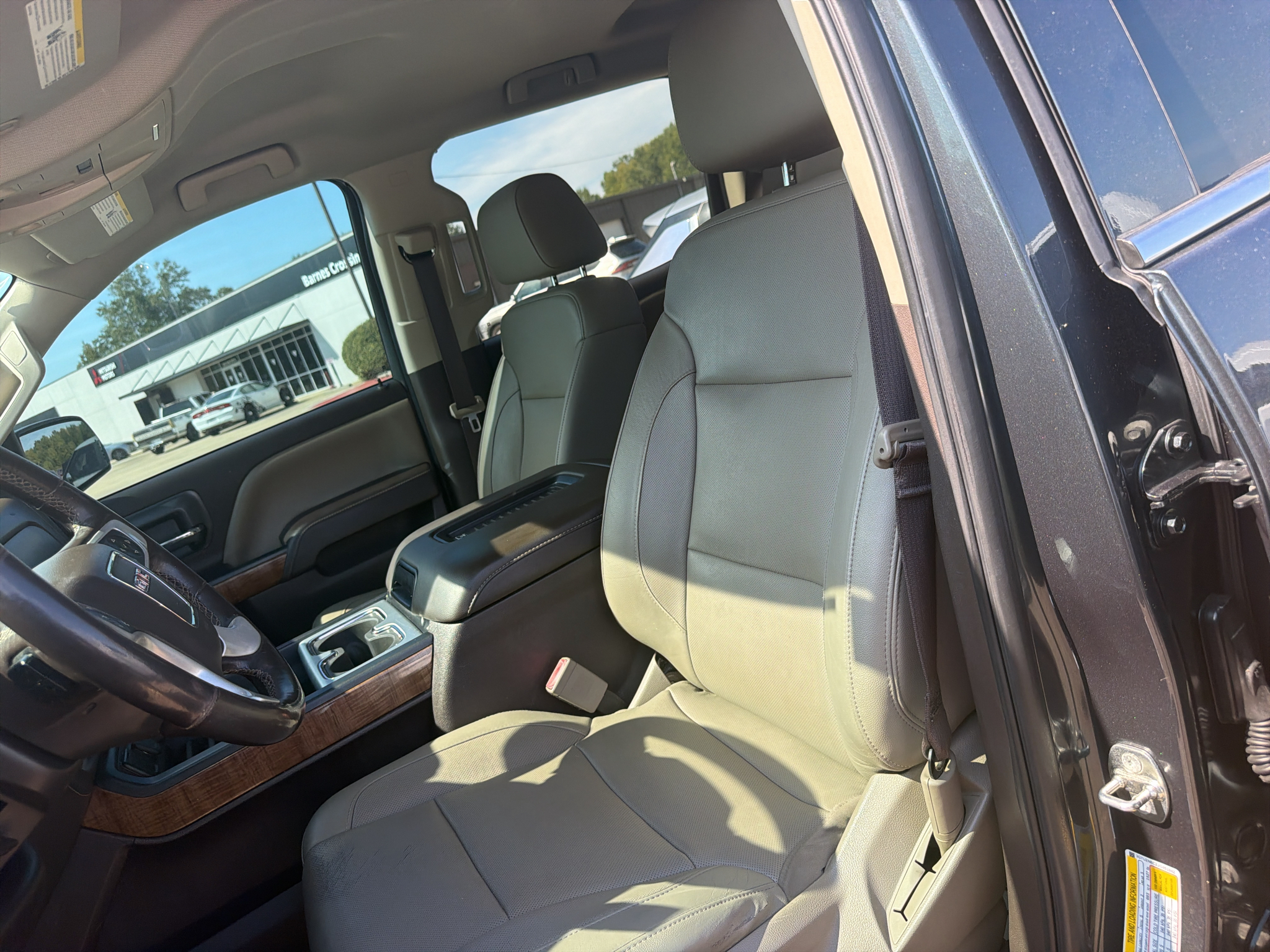 Used 2018 Dark Slate Metallic GMC SLT image 12