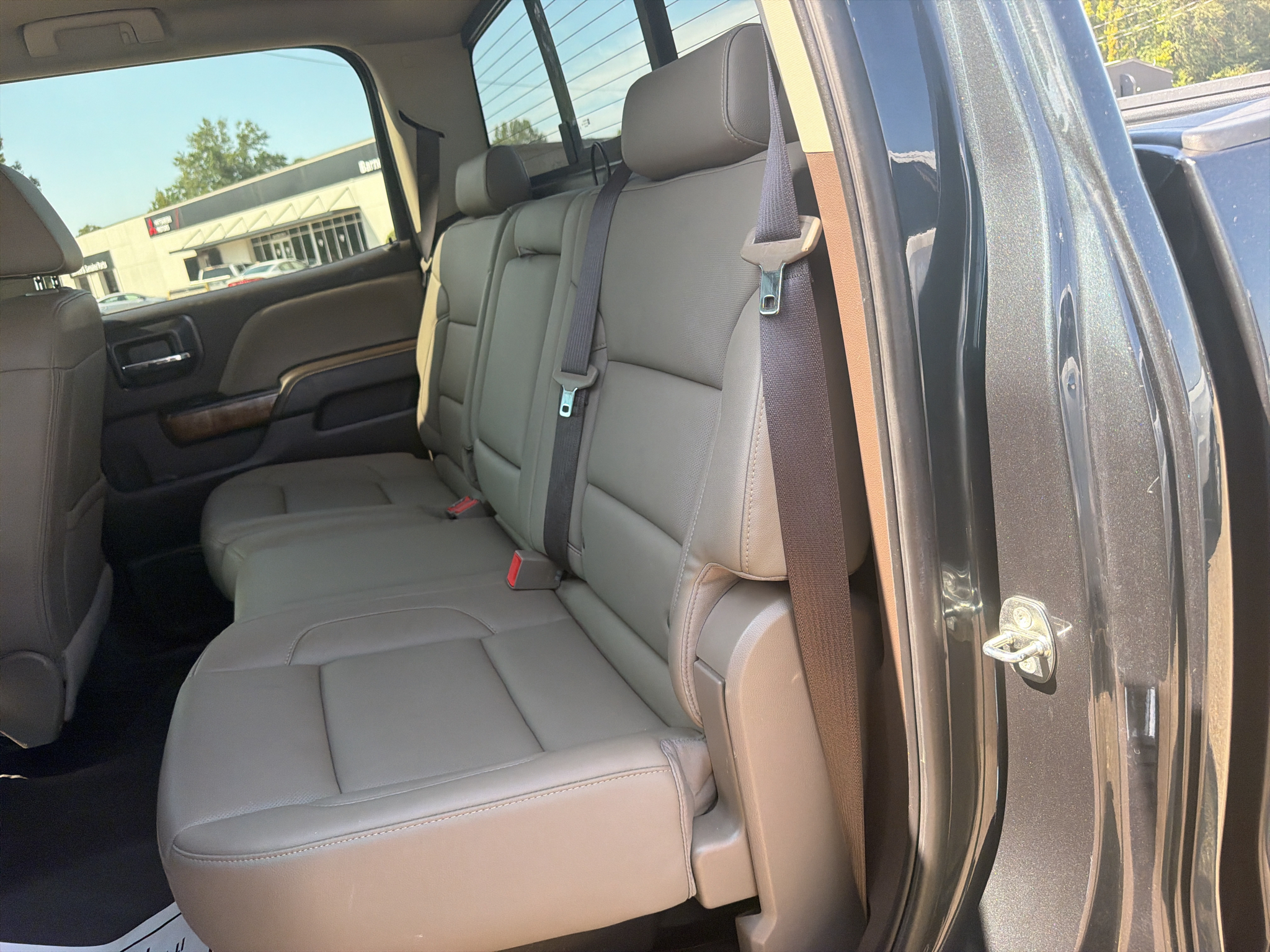 Used 2018 Dark Slate Metallic GMC SLT image 5