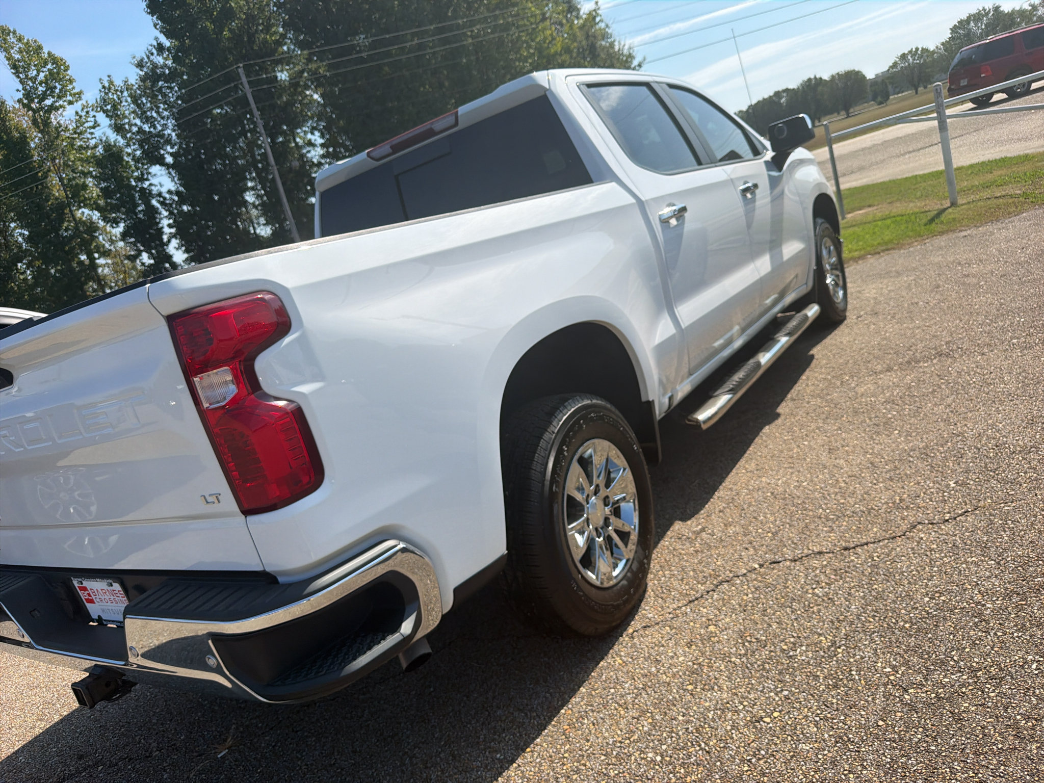 Used 2019 Summit White Chevrolet LT image 4