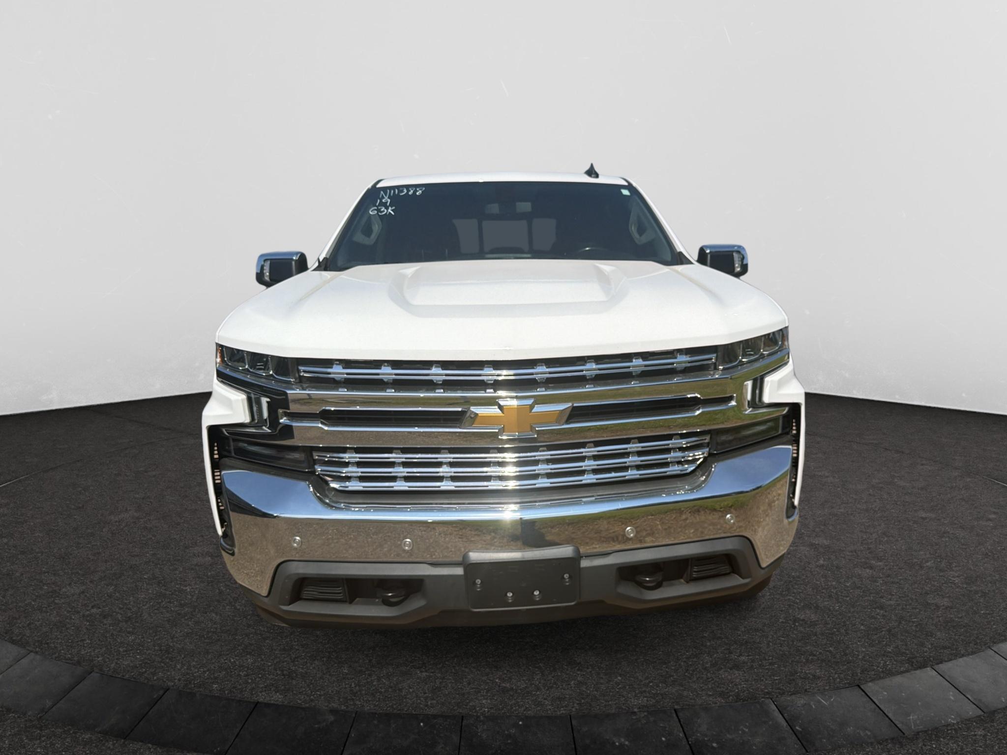 Used 2019 Summit White Chevrolet LT image 2