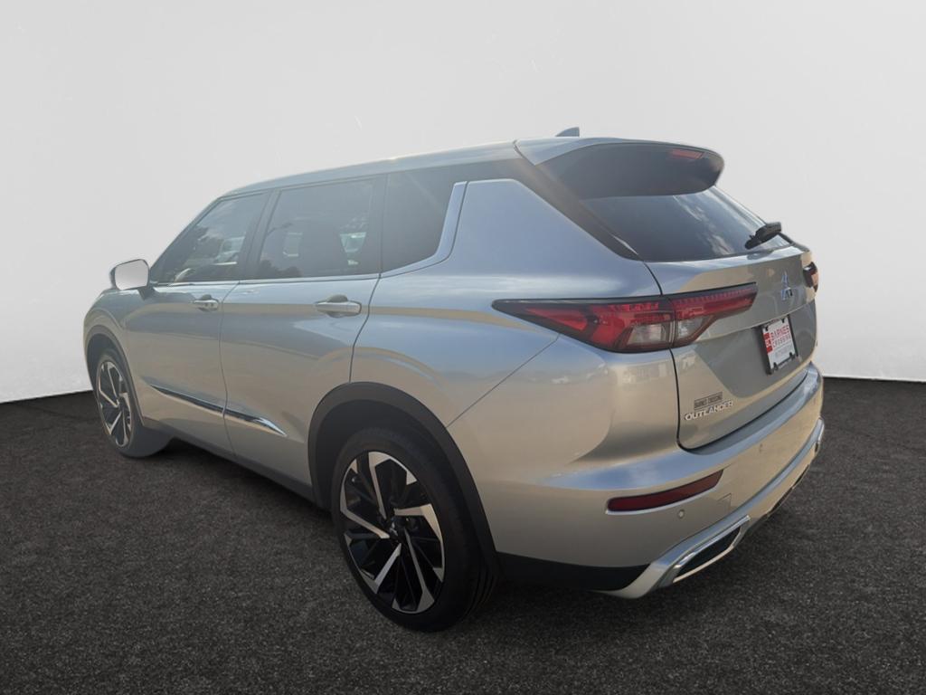 Used 2022 Alloy Silver Metallic Mitsubishi SE image 6