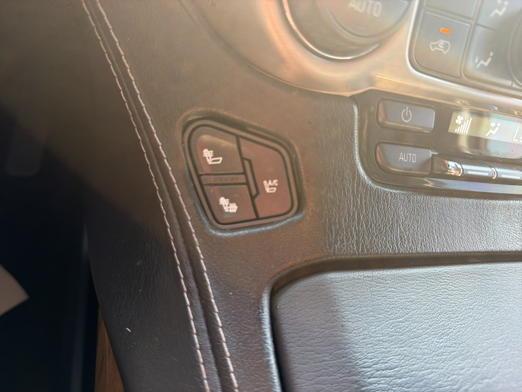 Used 2016 Onyx Black GMC Denali image 19