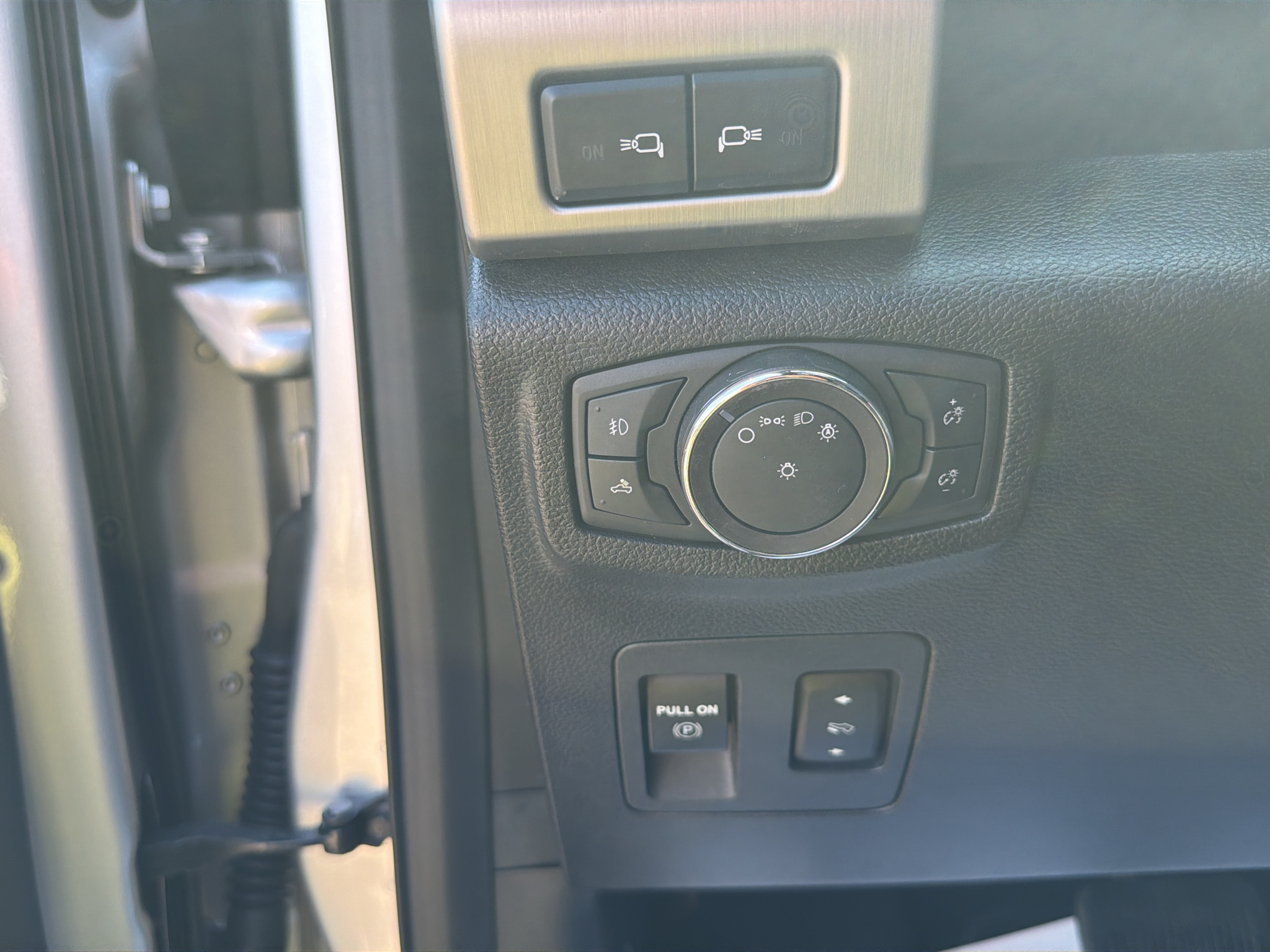 Used 2019 Ingot Silver Metallic Ford Platinum image 14