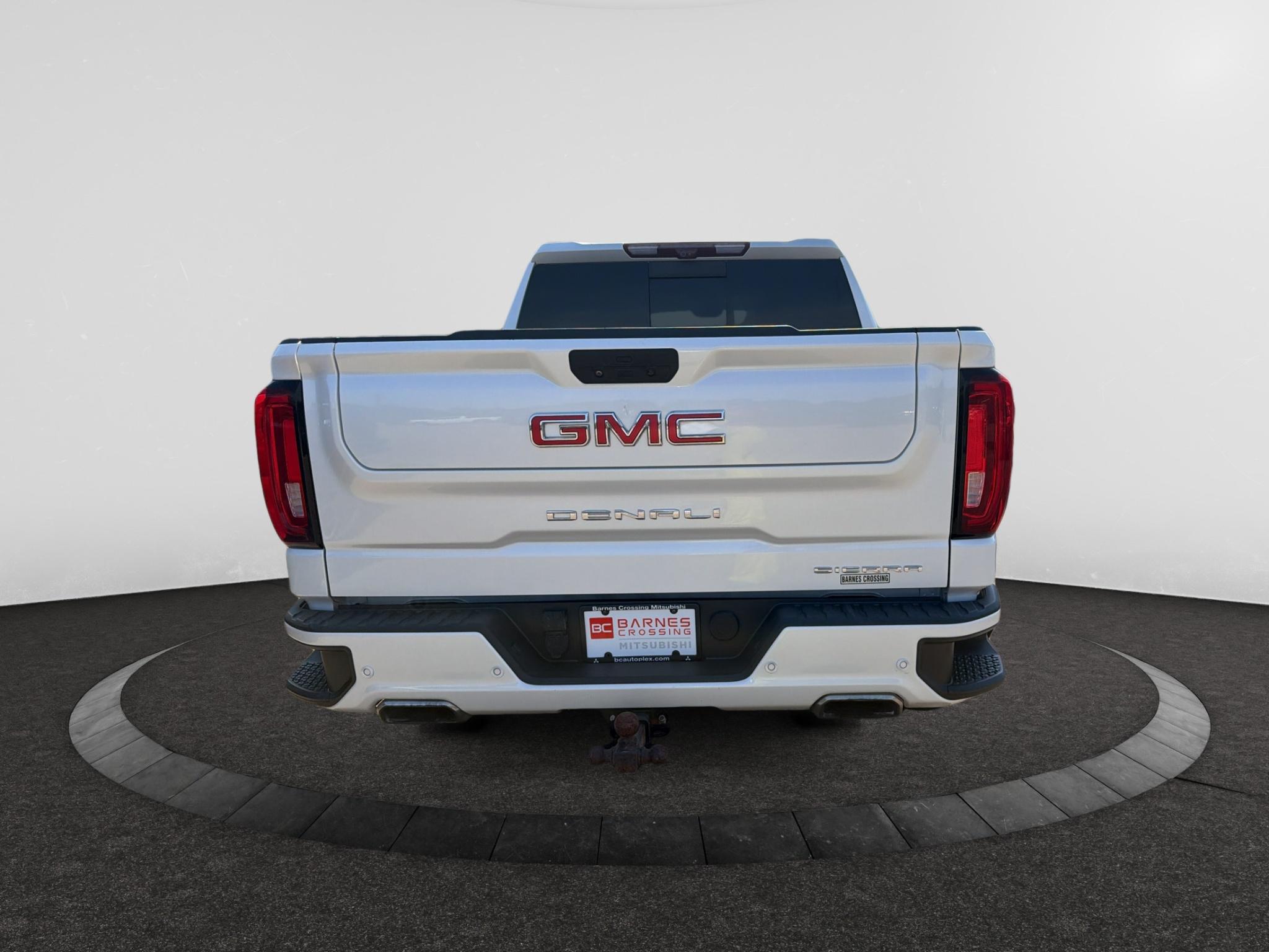 Used 2020 White Frost Tricoat GMC Denali image 5
