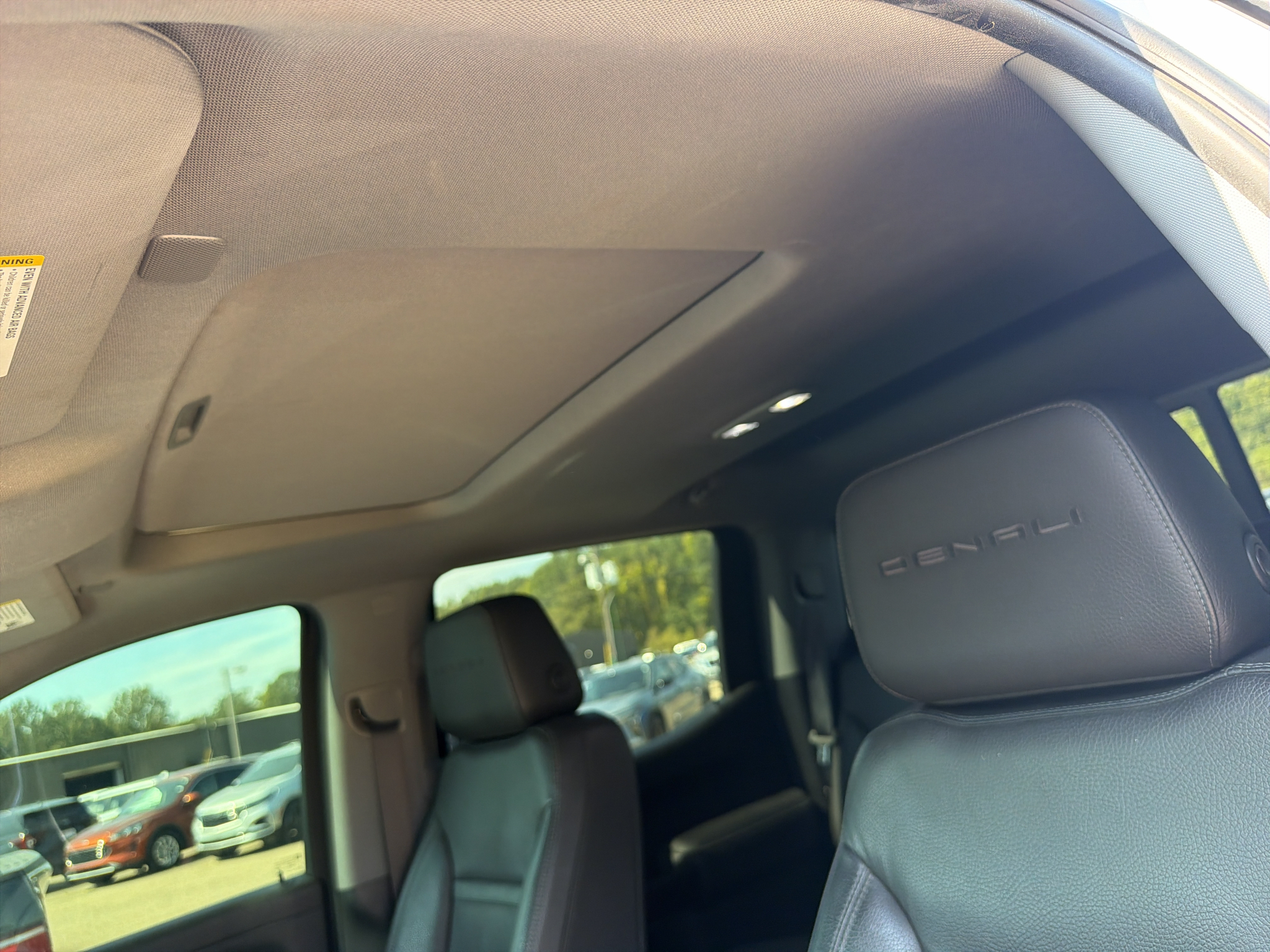 Used 2020 White Frost Tricoat GMC Denali image 9