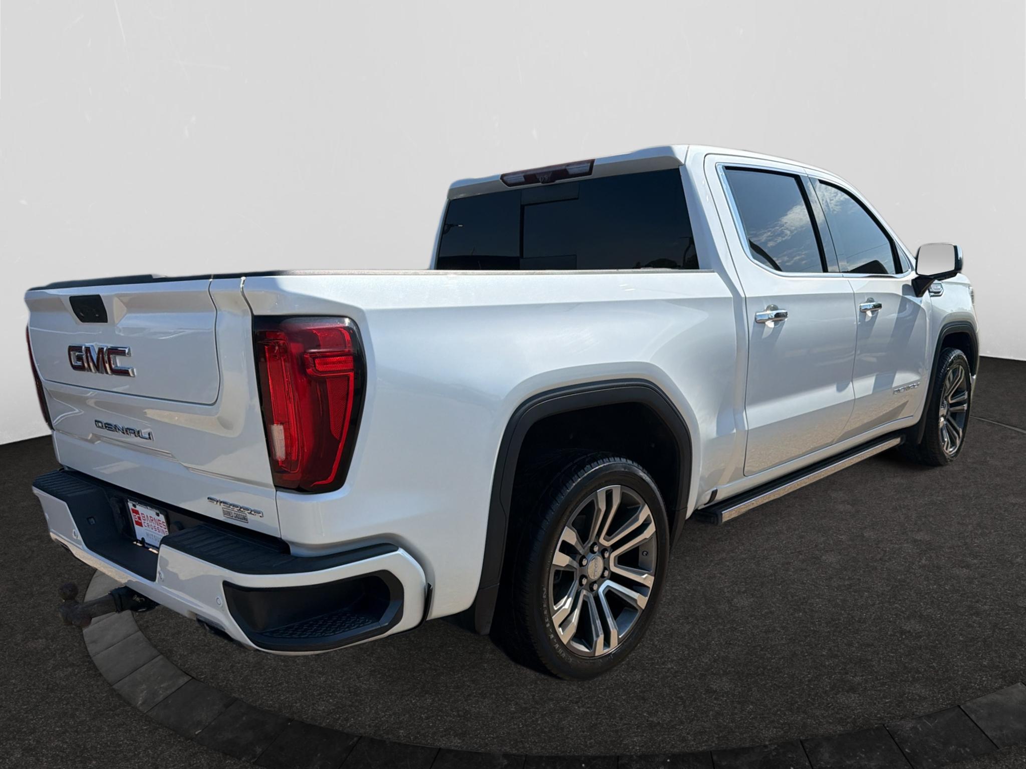 Used 2020 White Frost Tricoat GMC Denali image 4