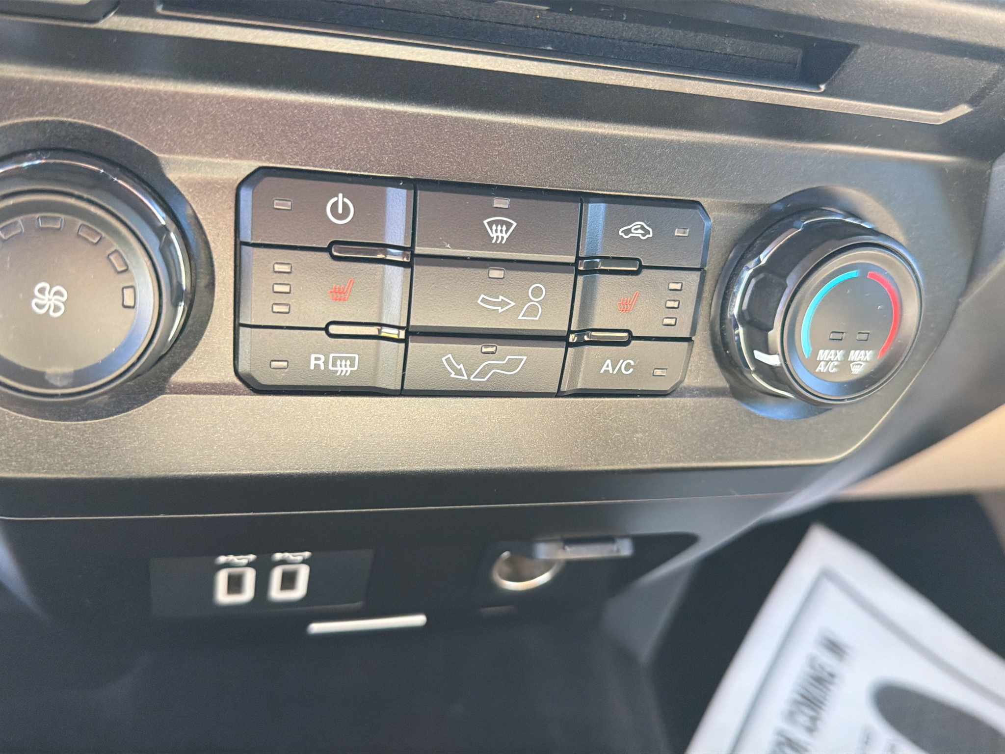 Used 2018 Ruby Red Metallic Tinted Clearcoat Ford XLT image 13