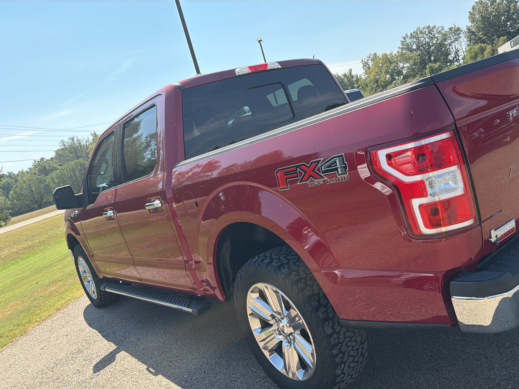 Used 2018 Ruby Red Metallic Tinted Clearcoat Ford XLT image 6