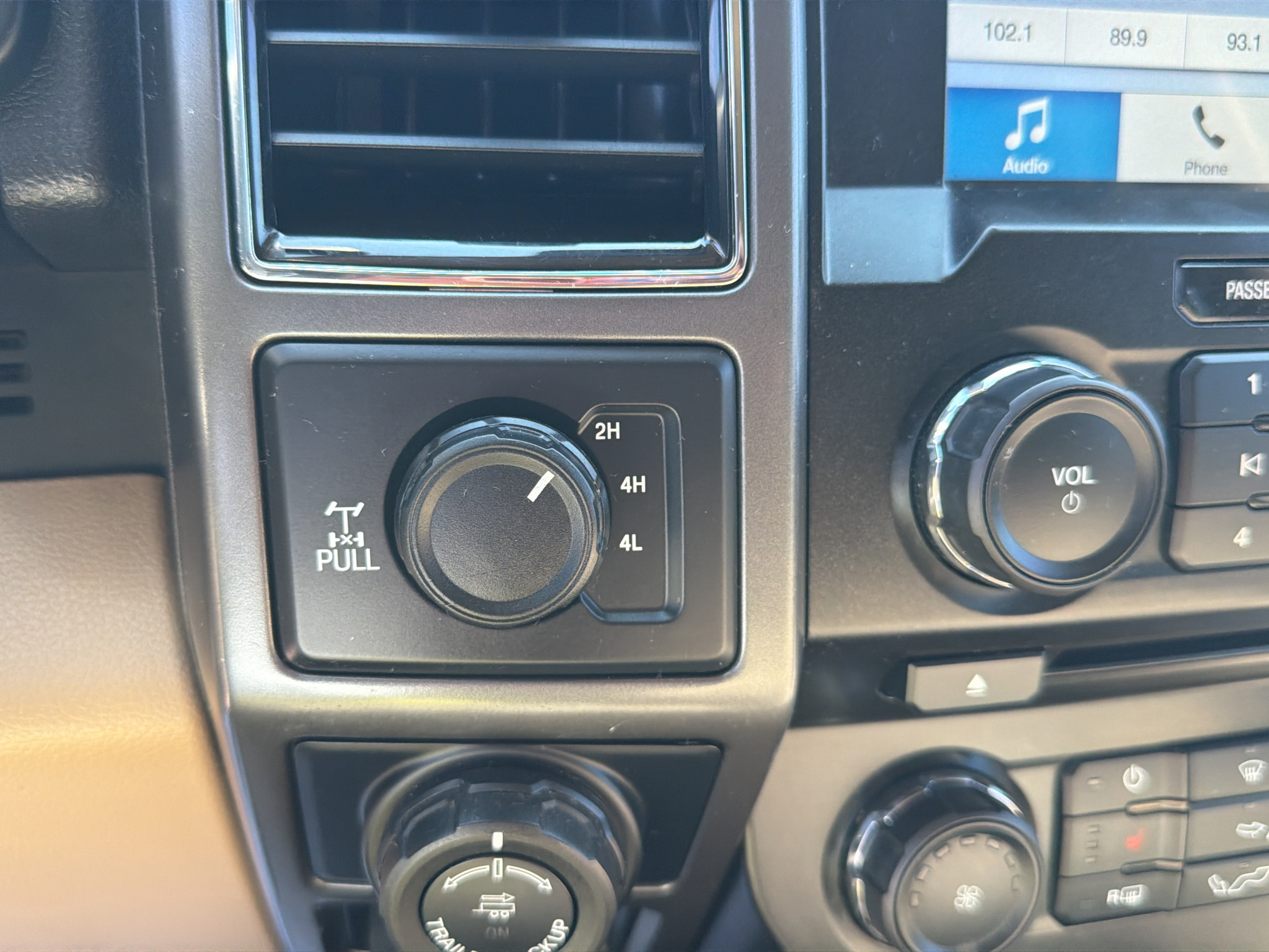 Used 2018 Ruby Red Metallic Tinted Clearcoat Ford XLT image 11