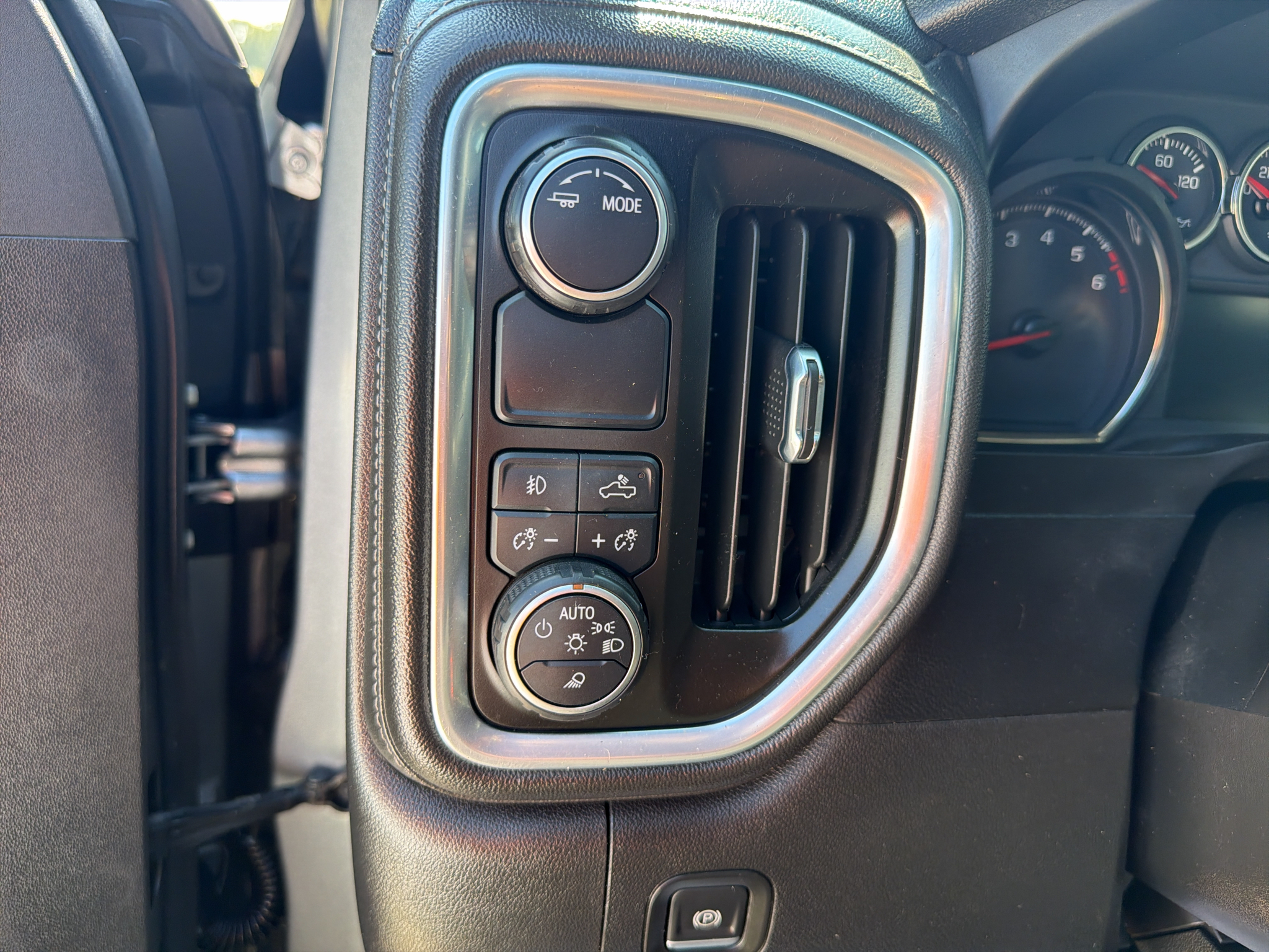 Used 2022 Satin Steel Metallic Chevrolet RST image 9