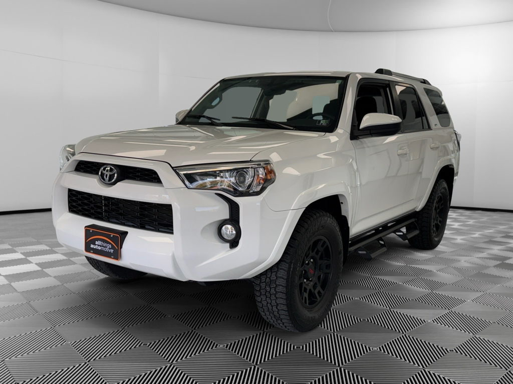 2019 Toyota 4Runner SR5 photo 2