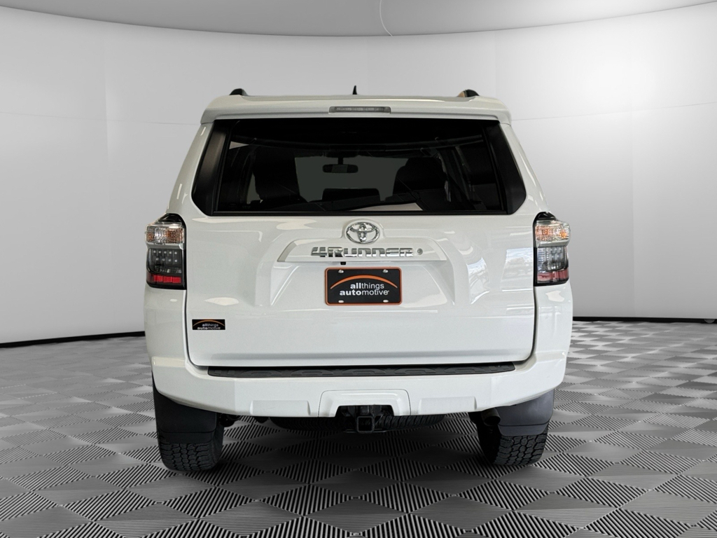 2019 Toyota 4Runner SR5 photo 4