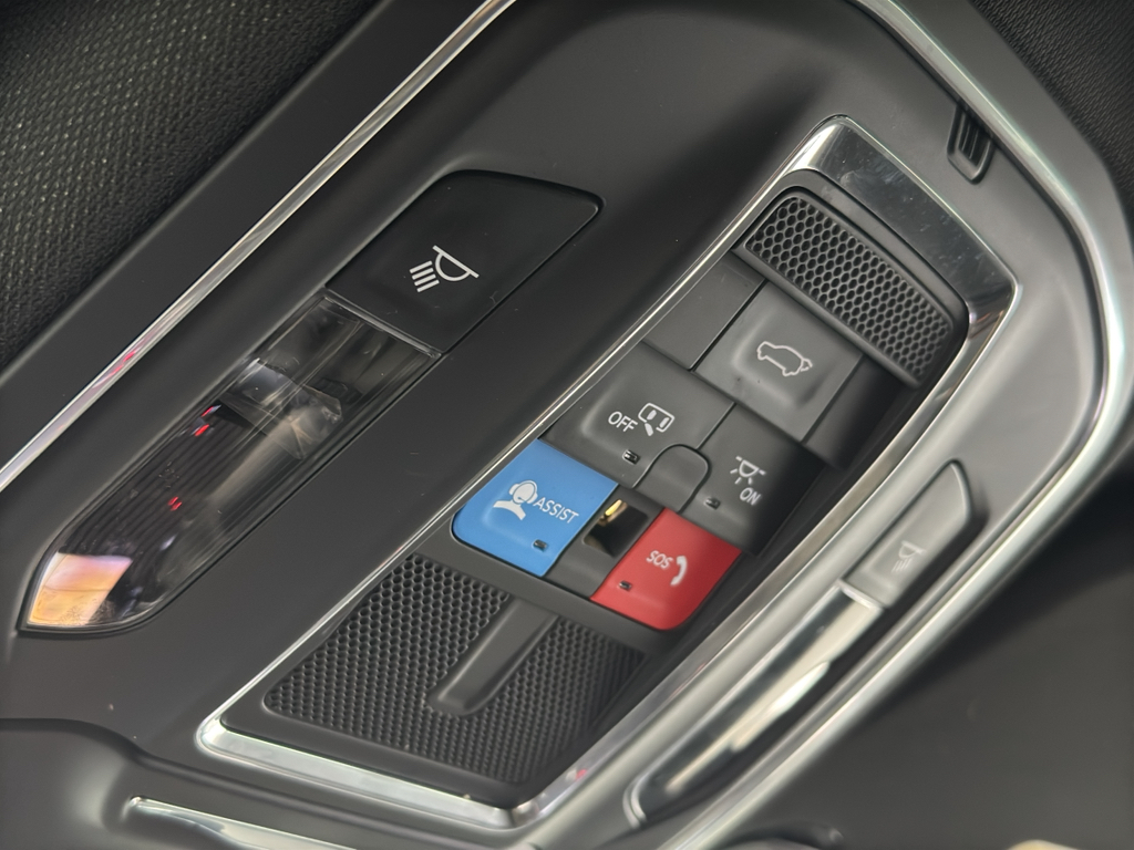 2024 Jeep Wagoneer Series II photo 31