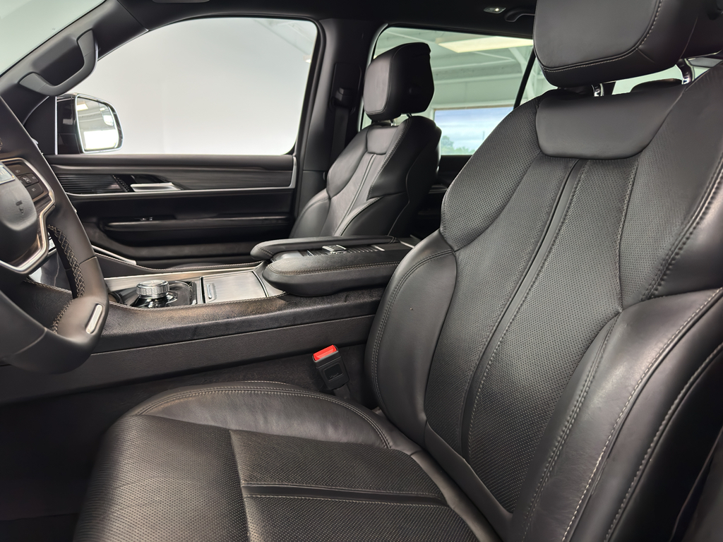 2024 Jeep Wagoneer Series II photo 14