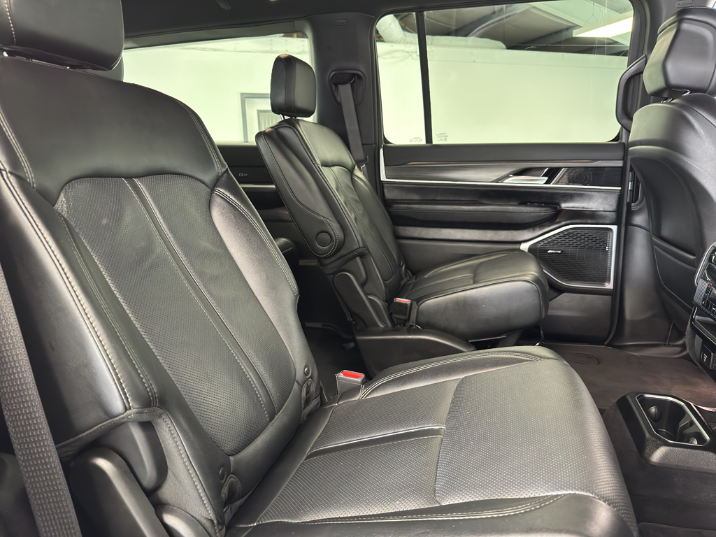 2024 Jeep Wagoneer Series II photo 33