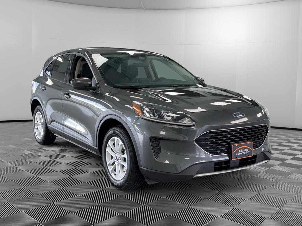 2020 Ford Escape SE's photo