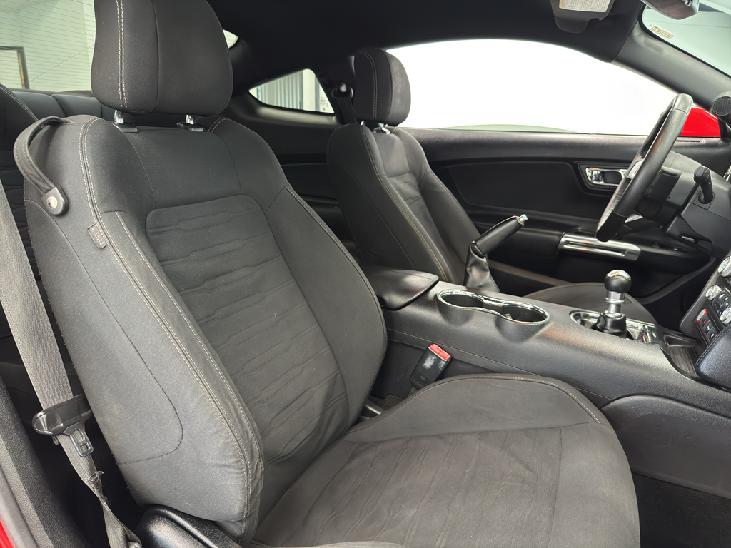2016 Ford Mustang GT photo 24