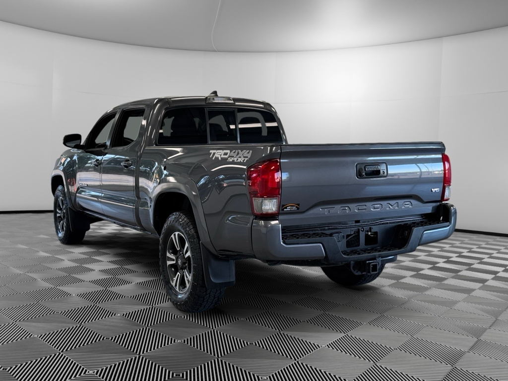 2016 Toyota Tacoma TRD Sport Double Cab photo 2
