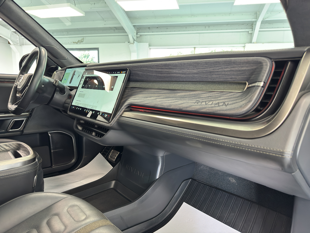 2022 Rivian R1T Launch Edition photo 29