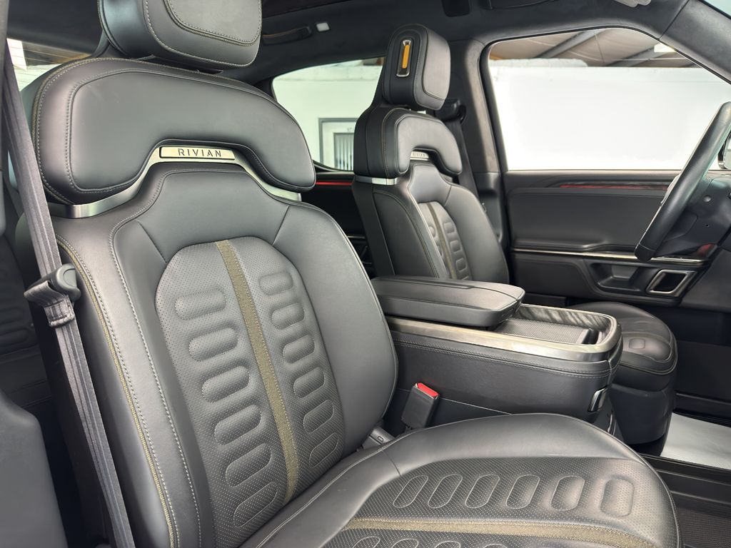 2022 Rivian R1T Launch Edition photo 28