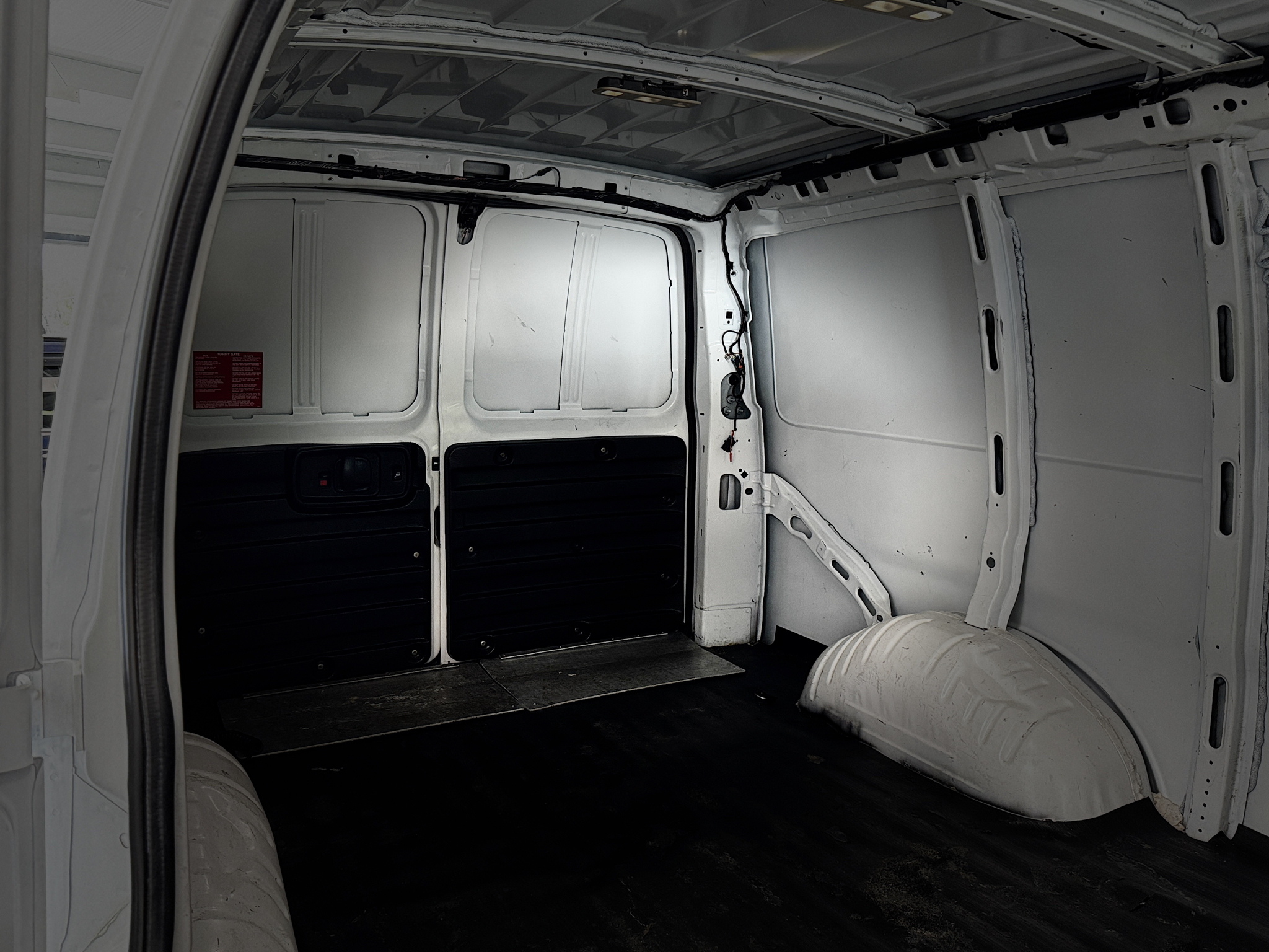 2019 Chevrolet Express Cargo Work Van - Photo 20