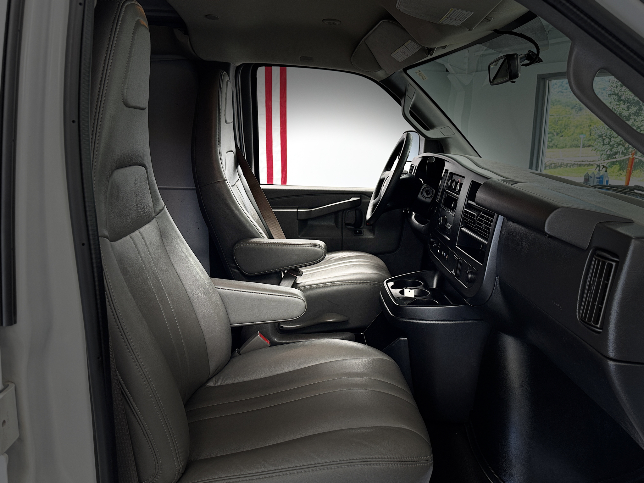 2019 Chevrolet Express Cargo Work Van - Photo 18