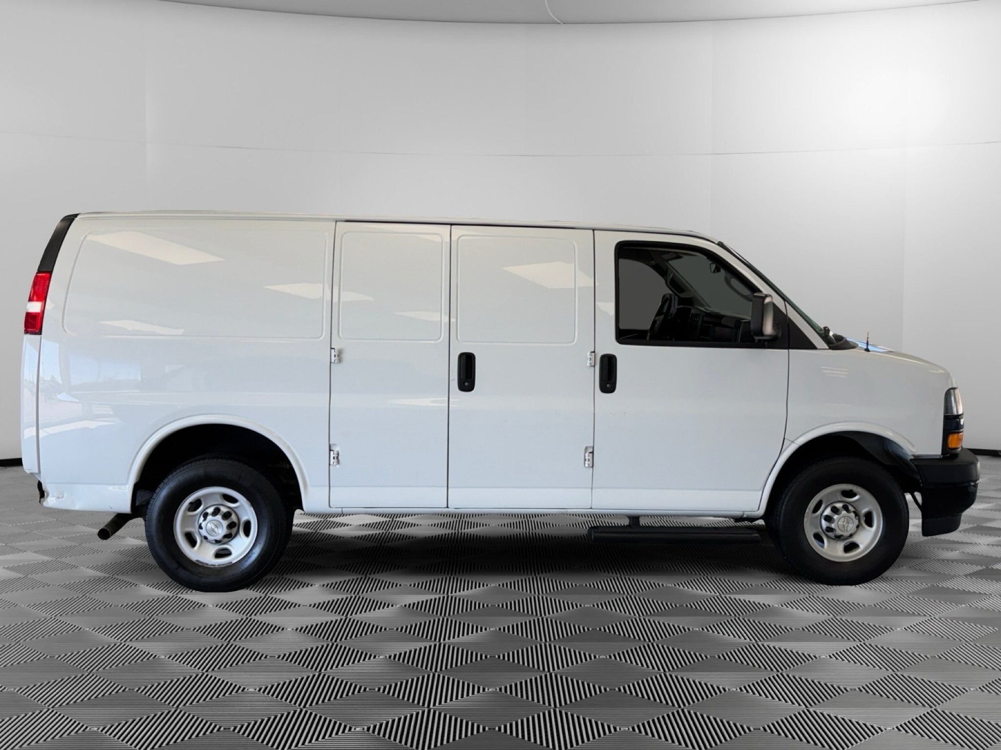 2019 Chevrolet Express Cargo Work Van - Photo 9